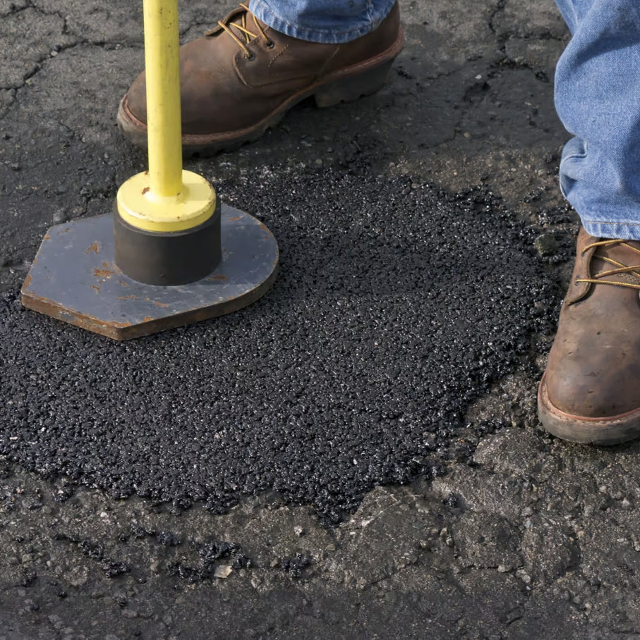 Aquaphalt 4.0 Black Water-Based Asphalt and Concrete Patch 3.5 gal